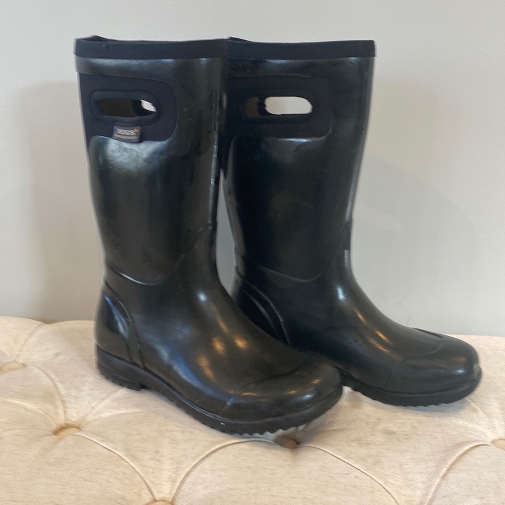 BOGS Boots- girls classic black boots